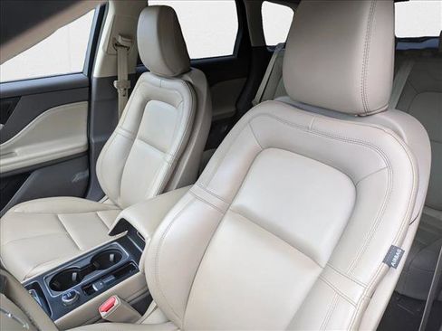 Used 2022 Lincoln Corsair FWD image 11