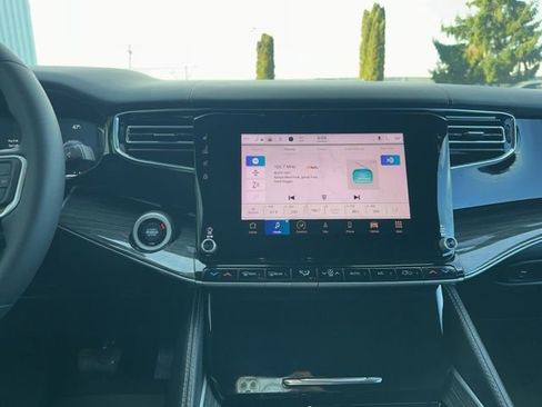 Used 2022 Jeep Wagoneer Series III w/ Premium Group I image 20