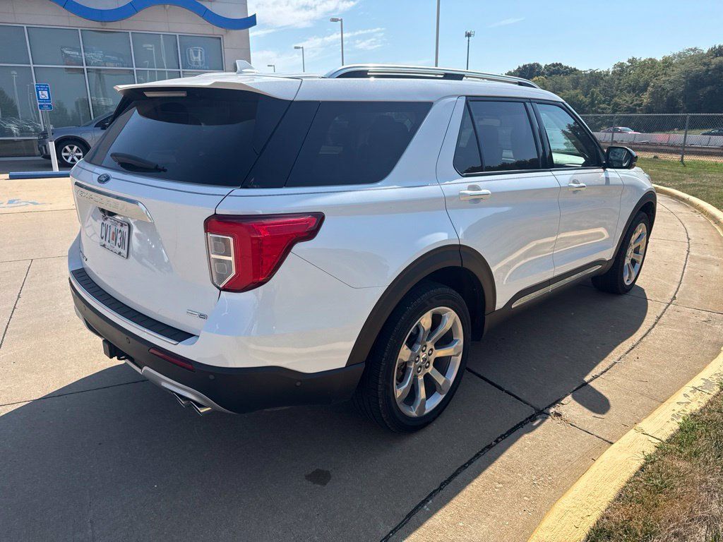 Used 2020 Ford Explorer Platinum w/ Premium Technology Package AWD/4WD image 3