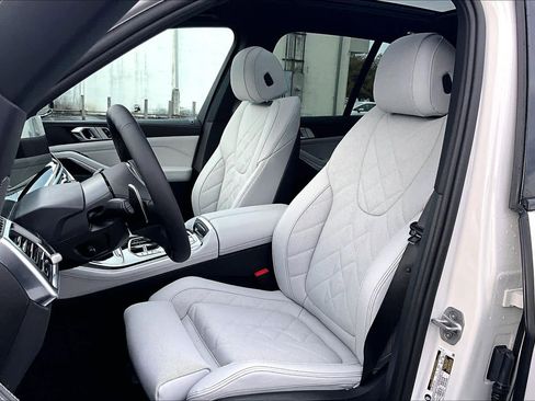 New 2026 BMW X5 sDrive40i w/ M Sport Package image 9