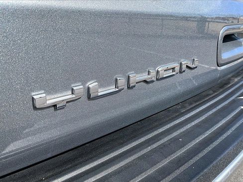 Used 2023 GMC Yukon AT4 image 34