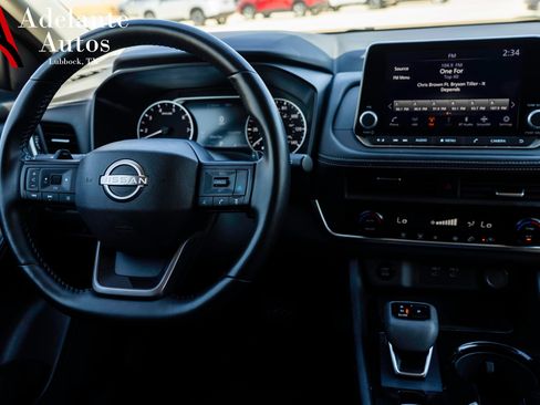 Used 2025 Nissan Rogue SV AWD/4WD image 13