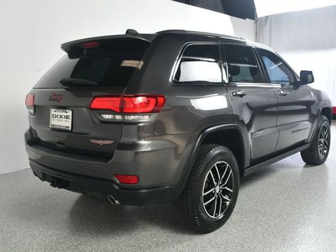 Used 2018 Jeep Grand Cherokee Trailhawk w/ Trailhawk Luxury Group image 8