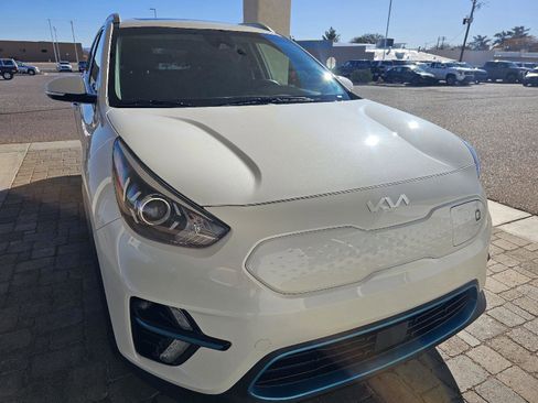 Used 2022 Kia Niro EX Premium w/ Cold Weather Package image 12
