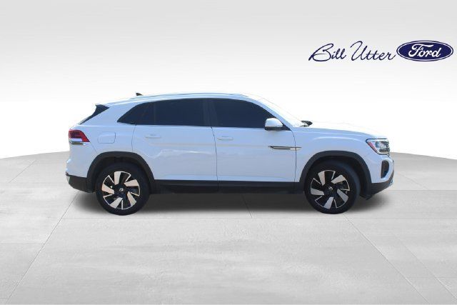 Used 2024 Volkswagen Atlas Cross Sport SE AWD/4WD image 4