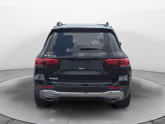 Used 2020 Mercedes-Benz GLB 250 w/ Premium Package image 4
