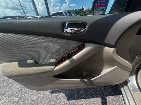 Used 2009 Nissan Altima 2.5 S w/ Convenience Pkg FWD image 17