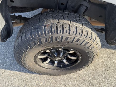 Used 2021 Toyota Tacoma SR w/ SR Convenience Package RWD image 27