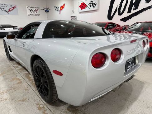 Used 2003 Chevrolet Corvette Coupe w/ Preferred Equipment Group RWD image 3