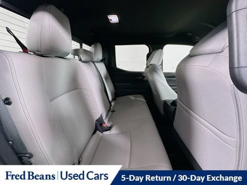 Used 2025 Toyota Tacoma SR5 w/ SR5 Upgrade Package AWD/4WD image 32