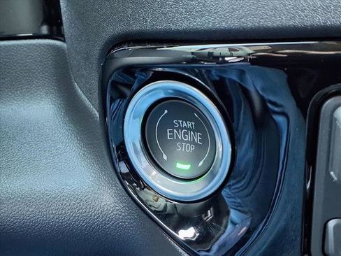 New 2026 GMC Sierra 1500 SLT image 9