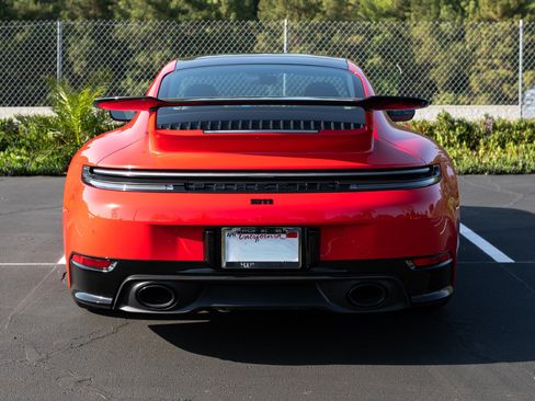 Used 2025 Porsche 911 Carrera RWD image 9