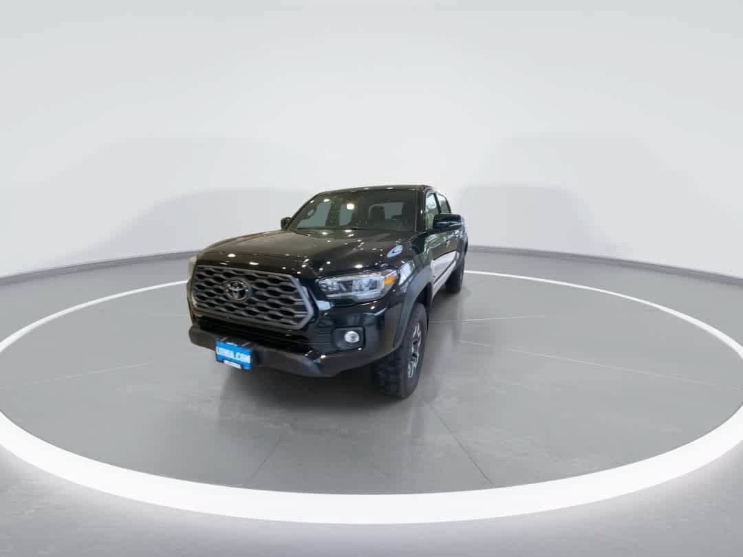 Used 2022 Toyota Tacoma TRD Off-Road w/ TRD Premium Off Road Package AWD/4WD image 4
