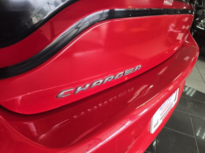 Used 2018 Dodge Charger R/T RWD image 31