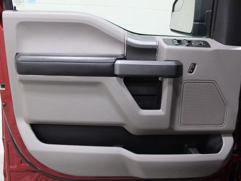 Used 2018 Ford F150 XLT w/ Equipment Group 302A Luxury AWD/4WD image 17