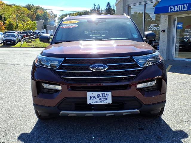 Certified 2022 Ford Explorer XLT w/ Equipment Group 202A AWD/4WD image 2