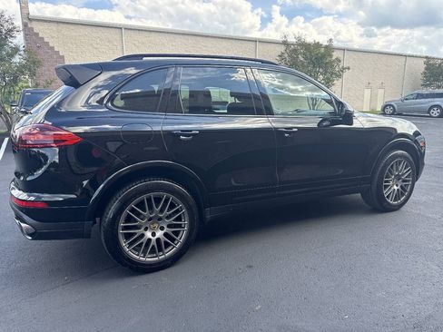 Used 2017 Porsche Cayenne Platinum Edition AWD/4WD image 10