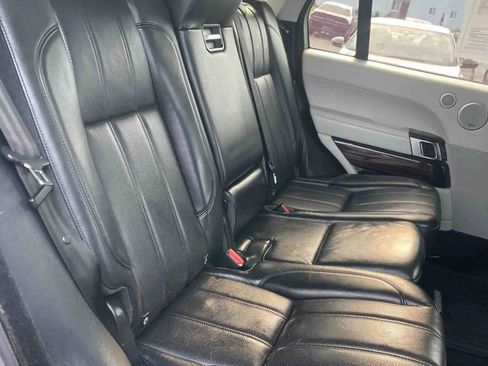Used 2016 Land Rover Range Rover HSE image 18