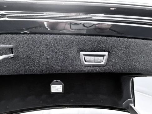 Used 2023 BMW 760i xDrive AWD/4WD image 24