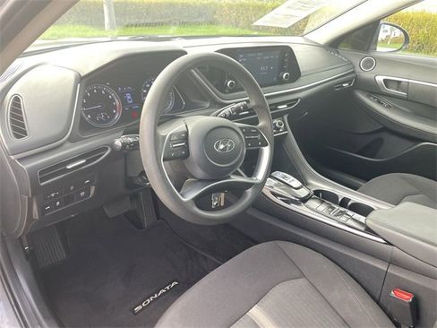 Used 2023 Hyundai Sonata SE w/ Preferred Accessory Package image 10