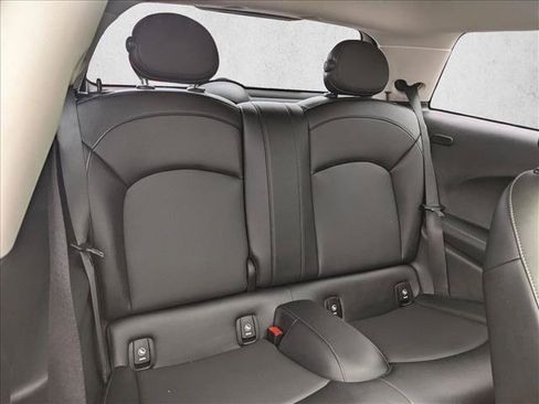 Used 2019 MINI Cooper 2-Door Hardtop FWD image 19