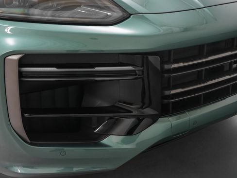 New 2025 Porsche Cayenne Turbo image 20