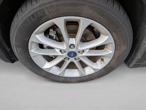 Used 2019 Ford Fusion SE image 13