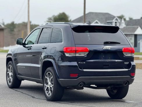 Used 2018 Jeep Grand Cherokee Limited AWD/4WD image 8