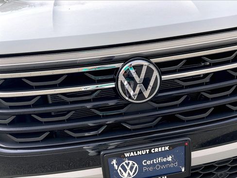 Certified 2024 Volkswagen Atlas Peak Edition SEL image 30