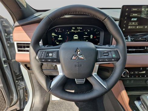 New 2025 Mitsubishi Outlander SEL image 14