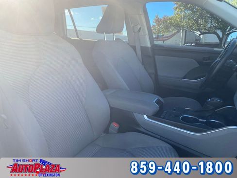Used 2022 Toyota Highlander LE image 44