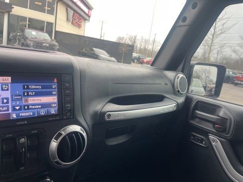 Used 2015 Jeep Wrangler Unlimited Sahara w/ Max Tow Package image 13