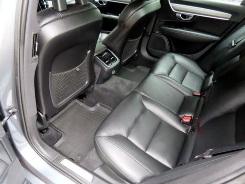 Used 2017 Volvo S90 T6 Momentum w/ Vision Package image 12