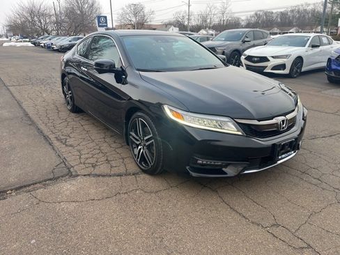 Used 2017 Honda Accord Touring image 23
