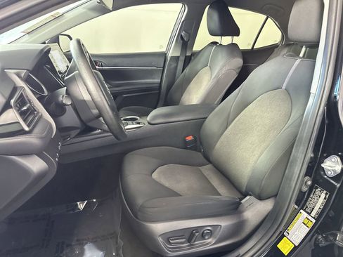 Used 2022 Toyota Camry LE image 11