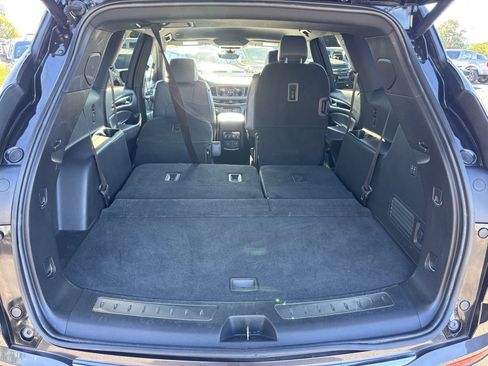 Used 2024 Buick Enclave Premium image 19