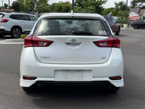 Used 2018 Toyota Corolla iM w/ Carpet Mat Package (TMS) FWD image 4
