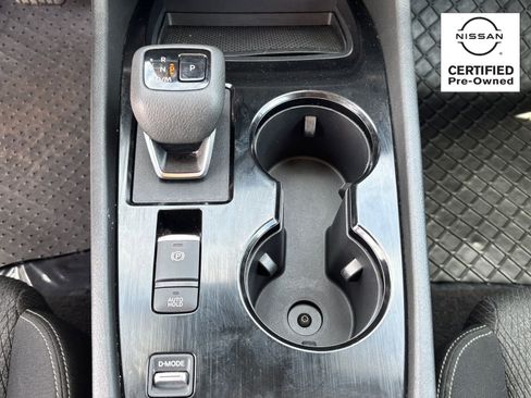Certified 2025 Nissan Rogue SV FWD image 27