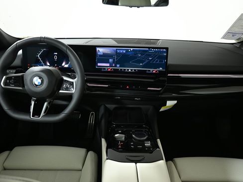 New 2026 BMW 530i xDrive w/ M Sport Package image 17