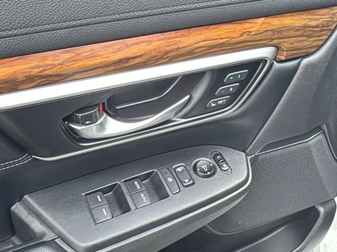 Used 2018 Honda CR-V Touring image 14