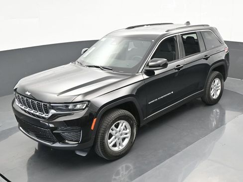 Used 2024 Jeep Grand Cherokee Laredo w/ Trailer Tow Package image 35