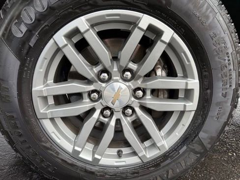 Used 2024 Chevrolet Colorado LT image 9