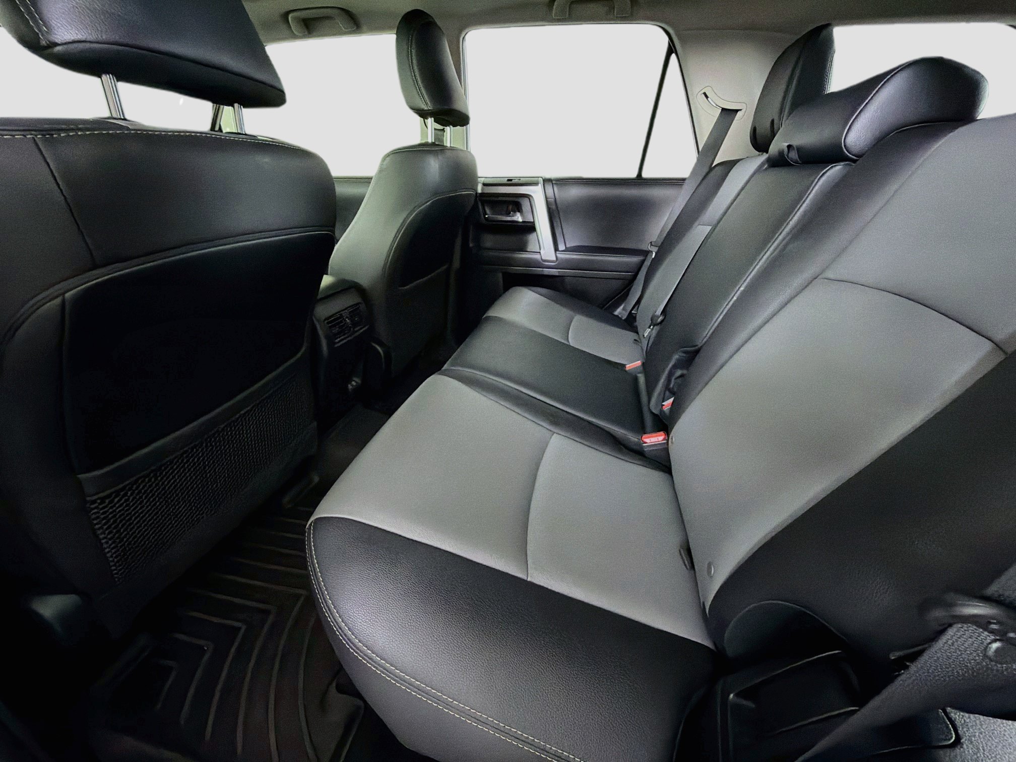 Used 2020 Toyota 4Runner SR5 Premium w/ Moonroof Package AWD/4WD image 26