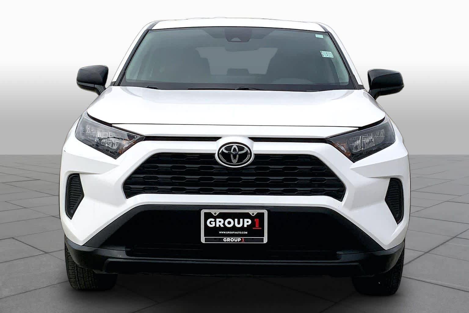 Used 2022 Toyota RAV4 LE FWD image 4