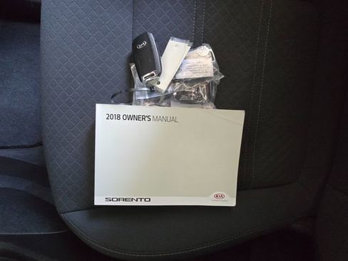 Used 2018 Kia Sorento LX AWD/4WD image 28