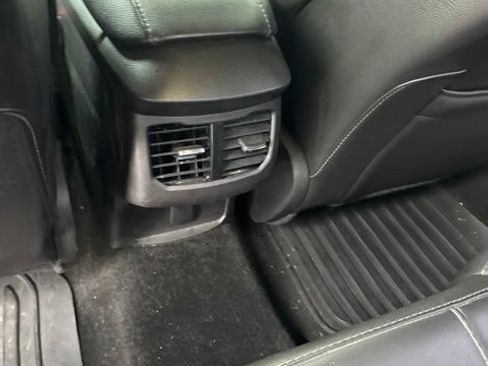 Used 2016 Ford Fusion Titanium FWD image 13