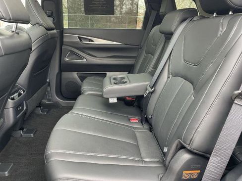 Certified 2025 INFINITI QX60 Luxe image 16