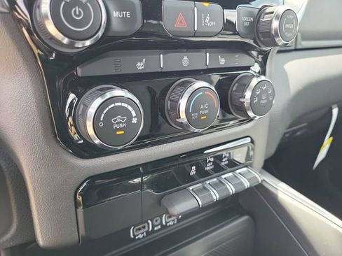 New 2026 RAM 1500 4x4 Crew Cab image 16