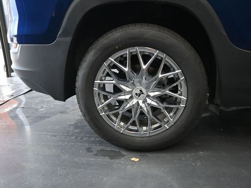 Used 2022 GMC Terrain SLE image 9