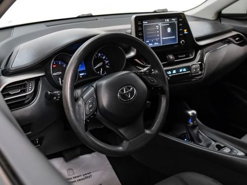 Used 2020 Toyota C-HR LE FWD image 15